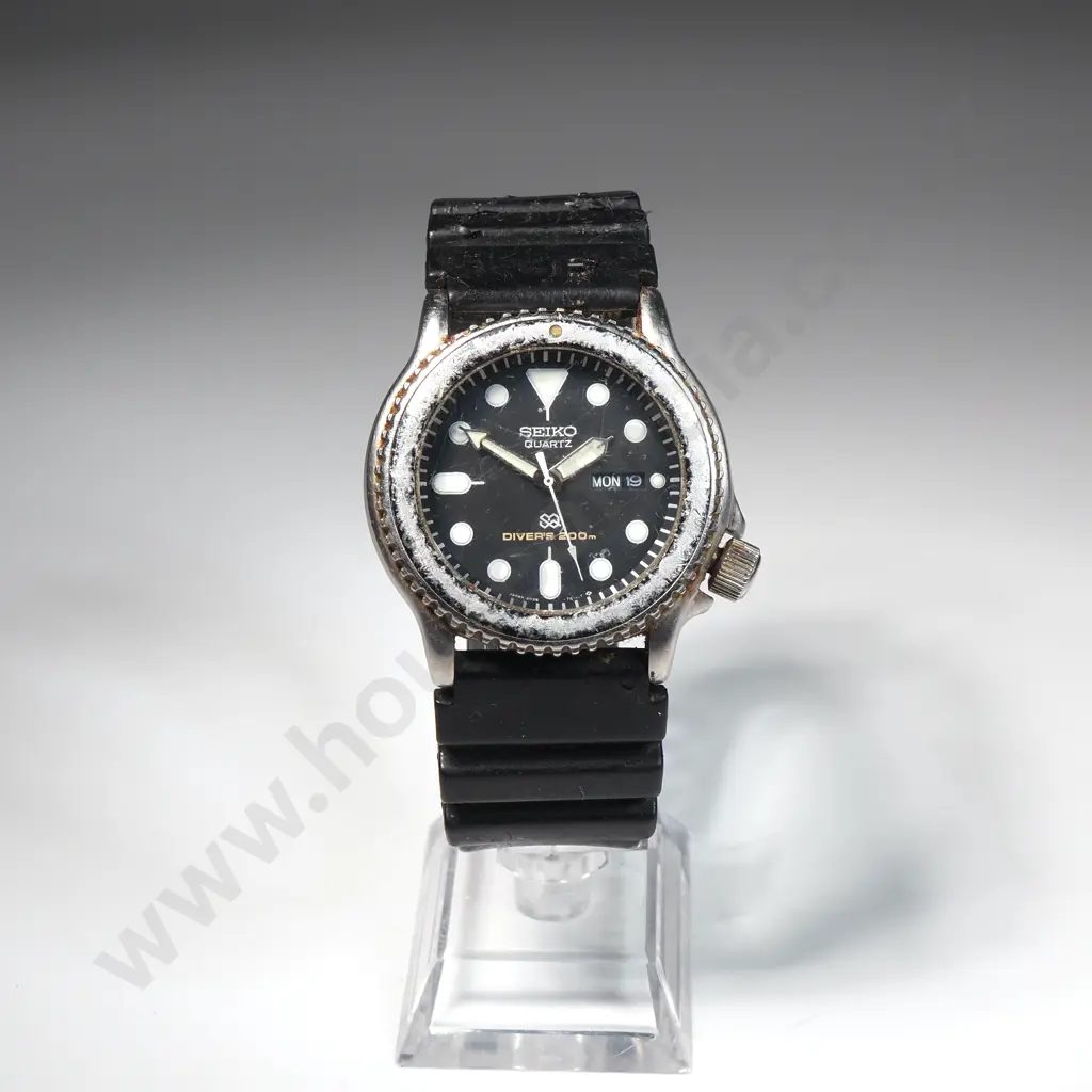 Vintage Seiko Quartz Divers Wristwatch Image 1++