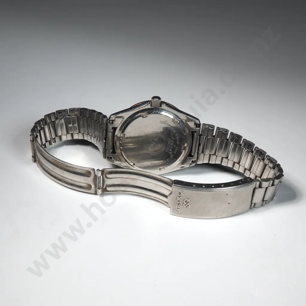 Vintage Seiko Quartz Wristwatch Image 1++