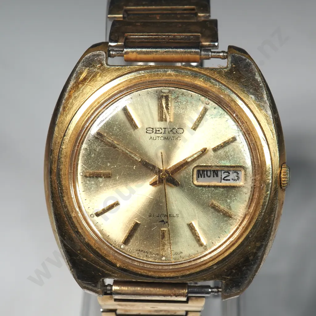 Vintage Seiko Automatic Wristwatch Image 1++