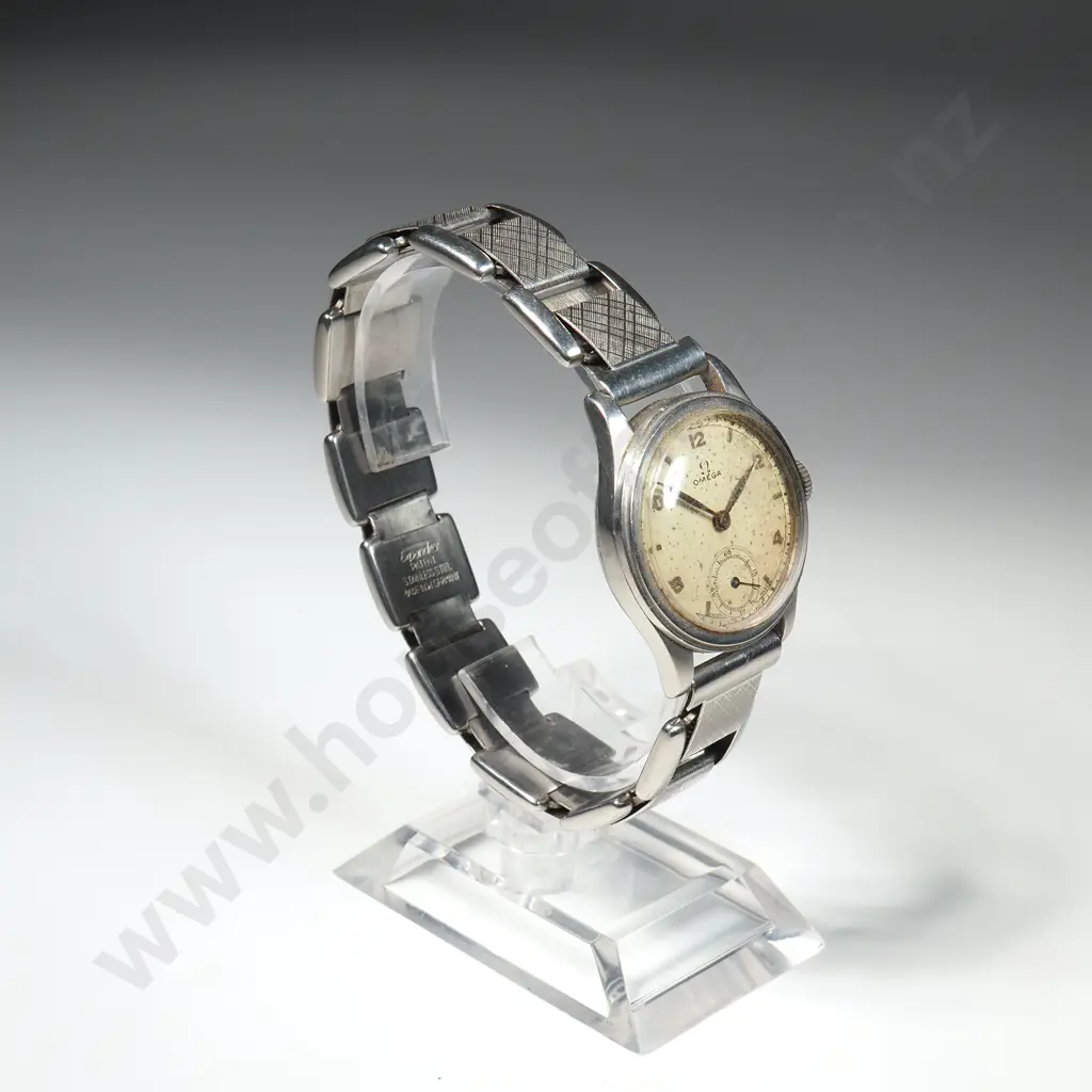 1940's Omega Manual Wind Wristwatch Image 1++