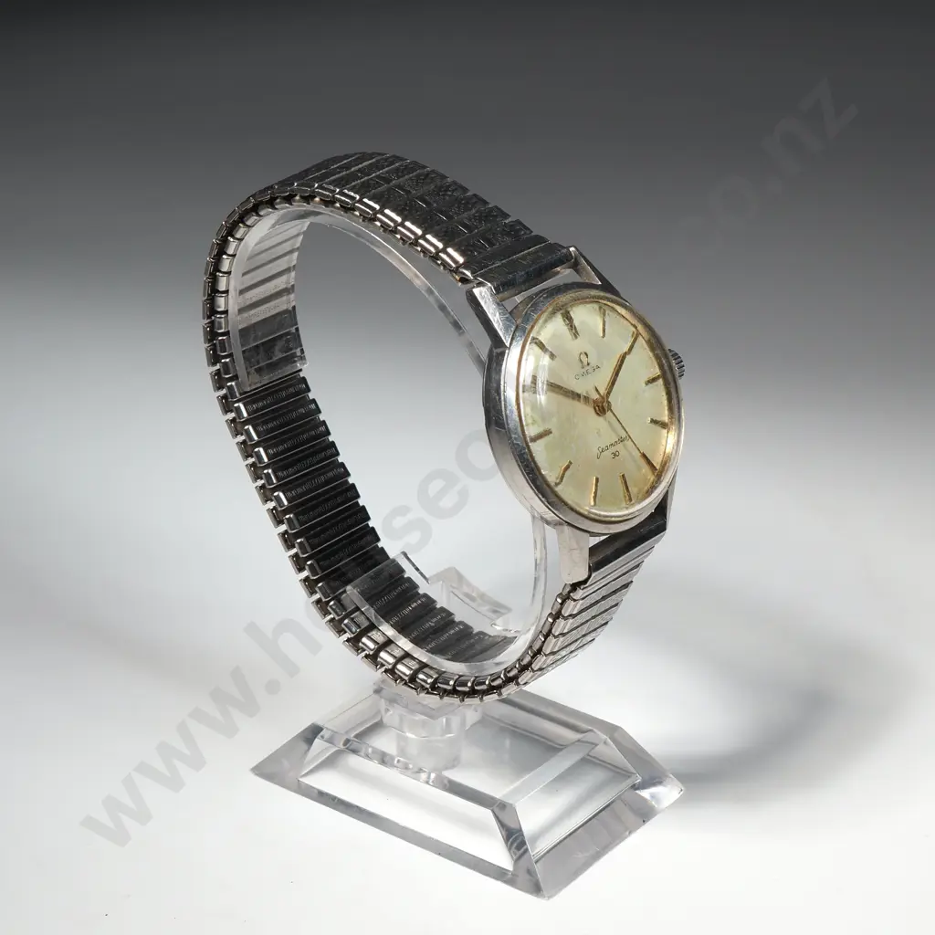 Vintage Omega Manual Wind Seamster 30 Wristwatch Image 1++