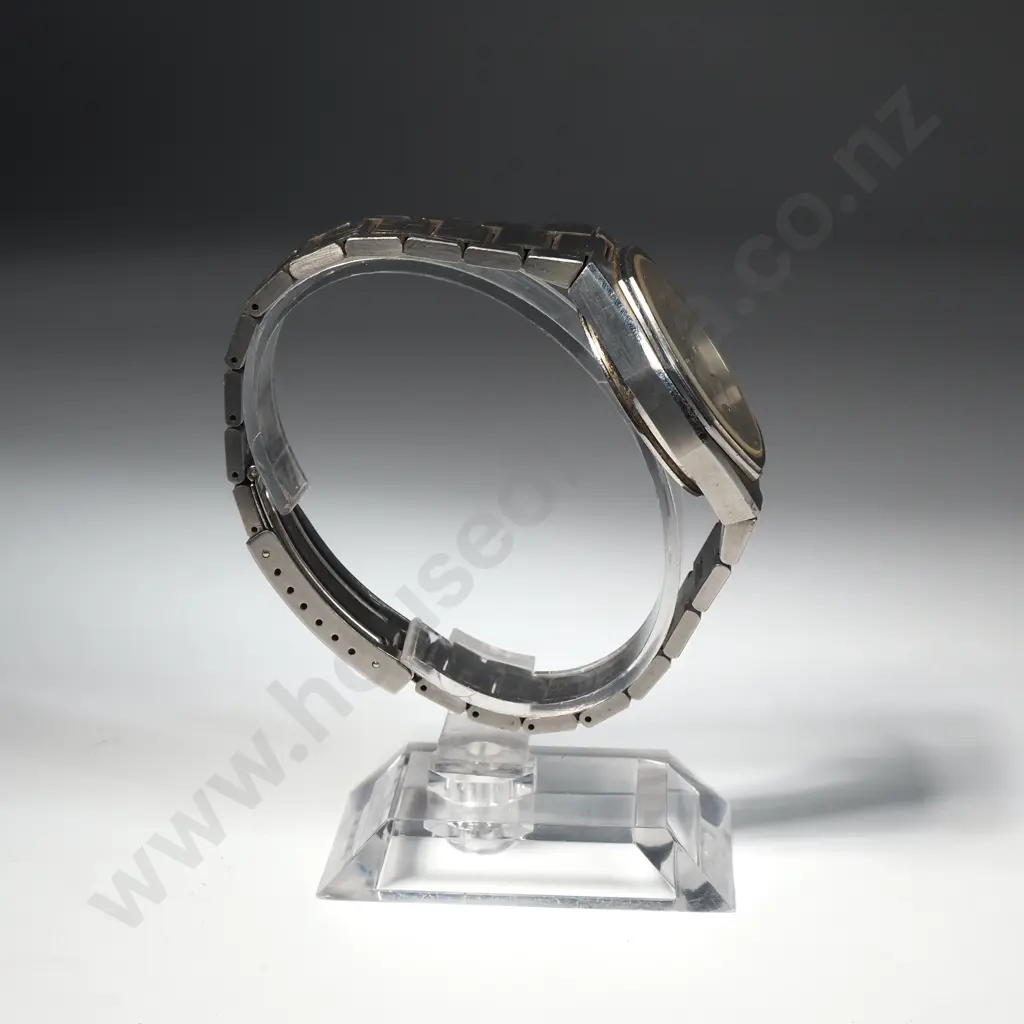 Omega Seamaster Quartz Wristwatch A/F Missing Crown Image 1++
