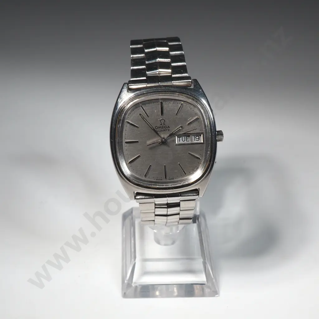 Vintage Omega Quartz Wristwatch Image 1++