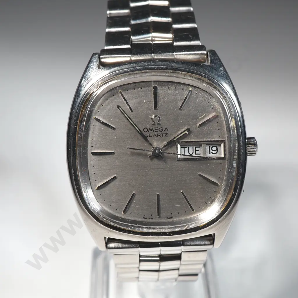 Vintage Omega Quartz Wristwatch Image 1++