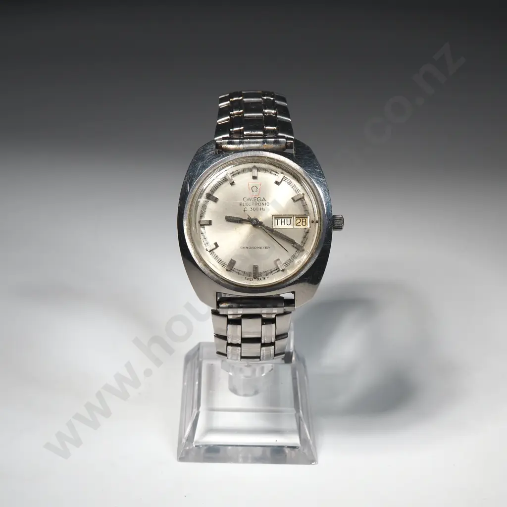 Vintage Gents Omega F300 Wristwatch Image 1++