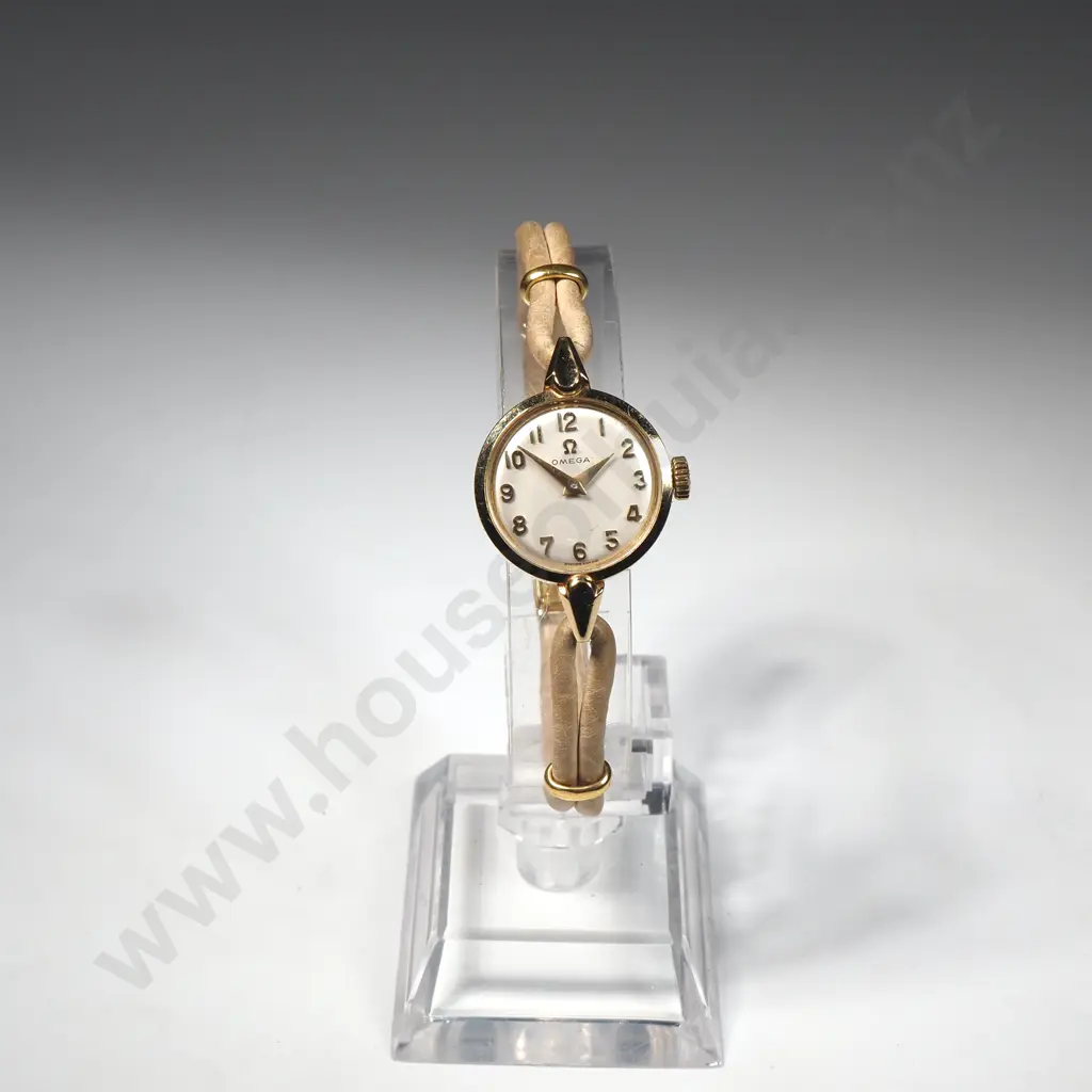 Ladies Cased 12ct Rolled Gold manual Wind Omega Wristwatch w Original Bracelet Image 1++