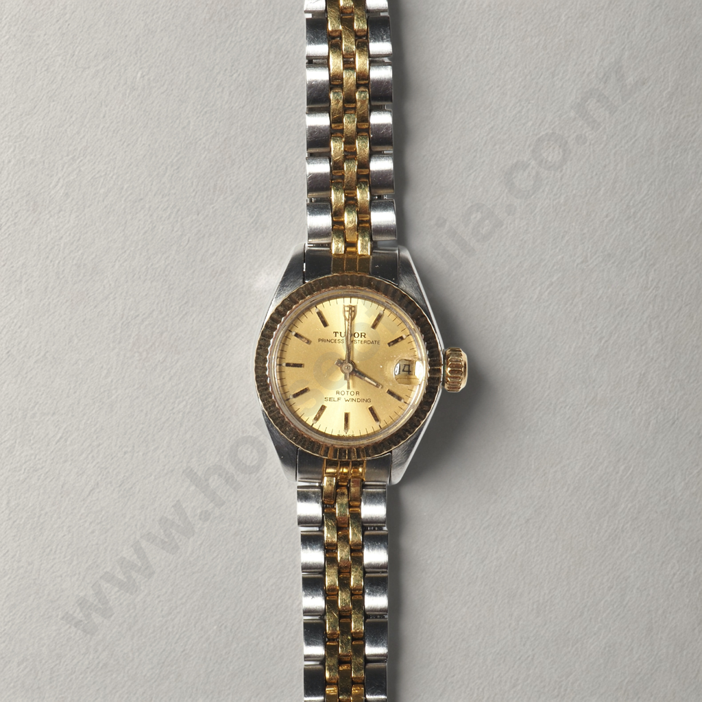 Vintage Ladies Tudor Wristwatch Image 1++