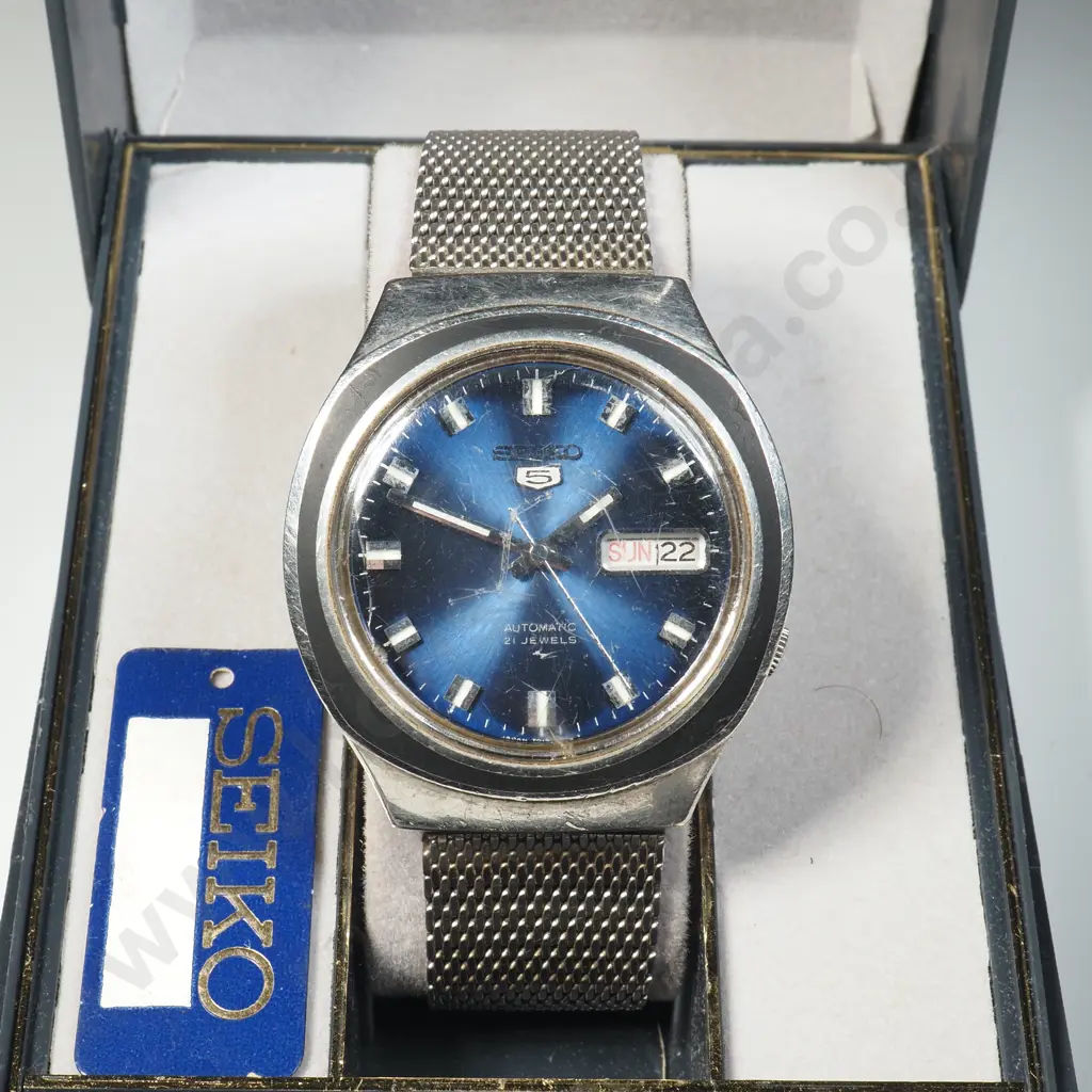 Seiko 5 Automatic Wristwatch Image 1++