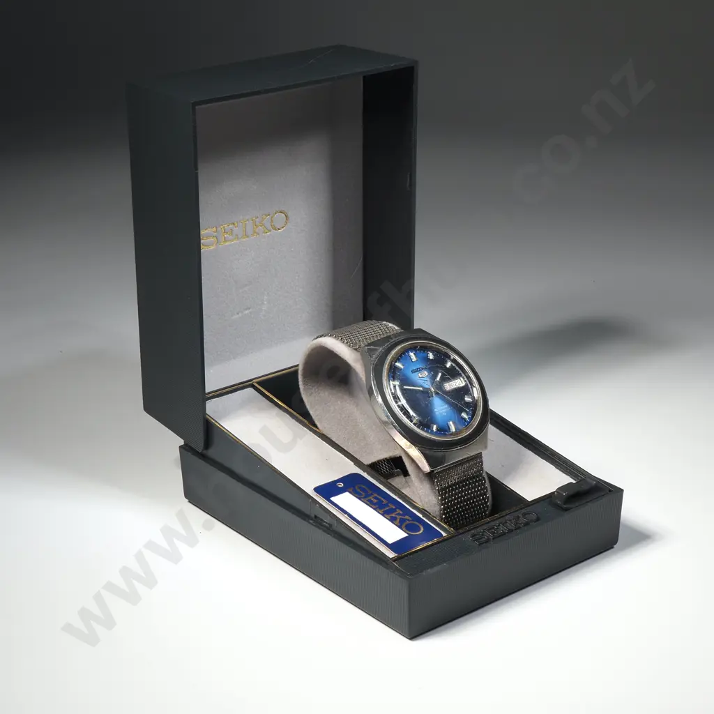 Seiko 5 Automatic Wristwatch Image 1++