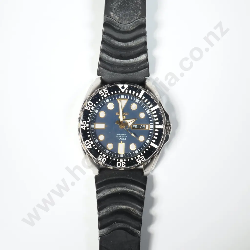Seiko 5 Automatic Wristwatch Image 1++
