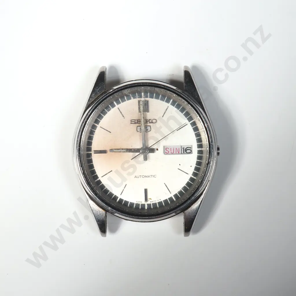 Vintage Seiko 5 Automatic Wristwatch Head Image 1++