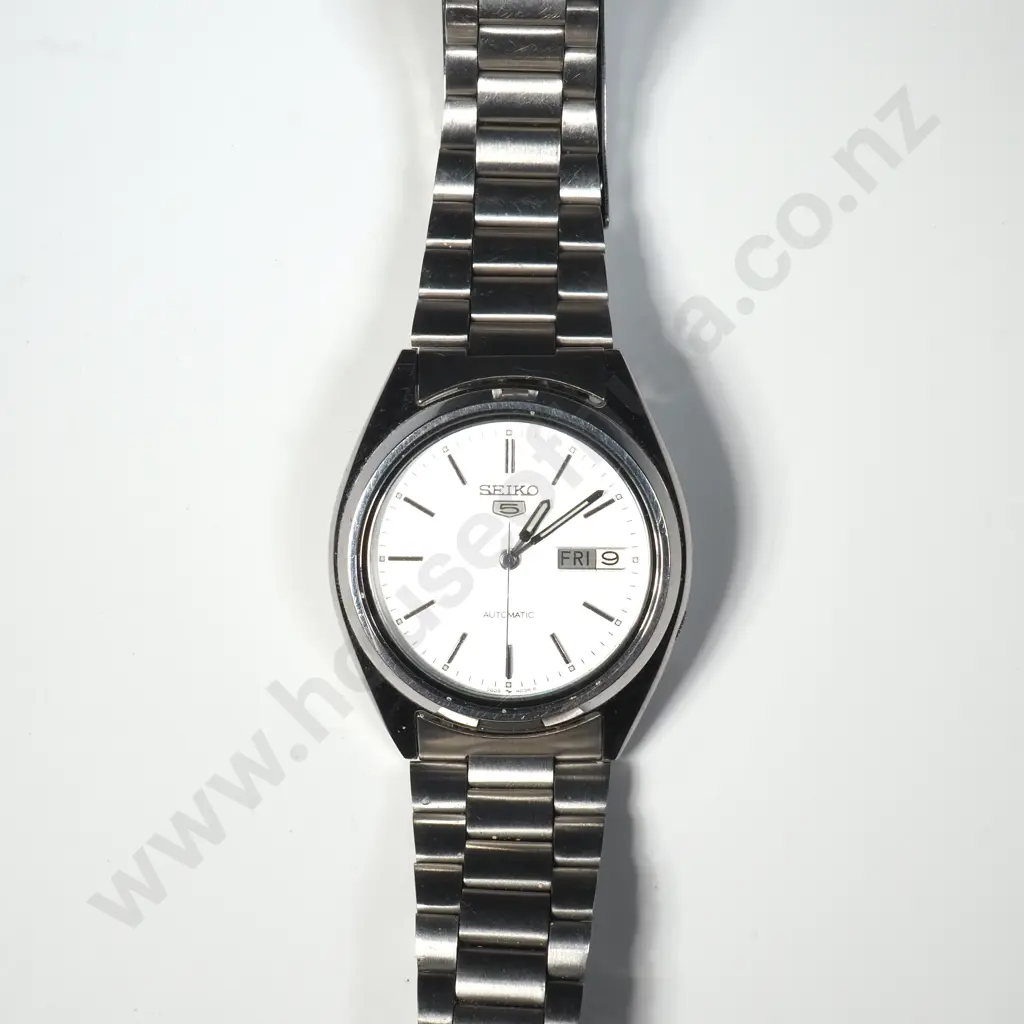 Seiko 5 Automatic Wristwatch Image 1++