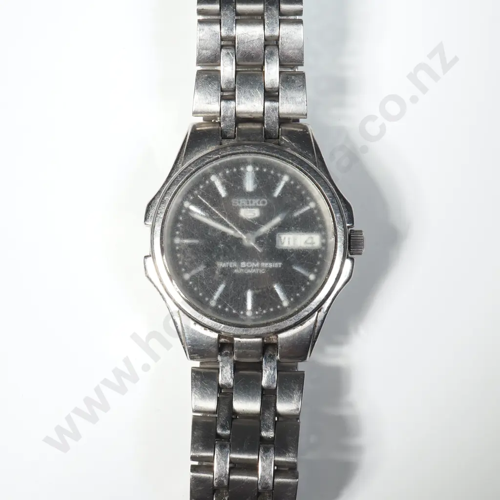 Seiko 5 Automatic Wristwatch Image 1++