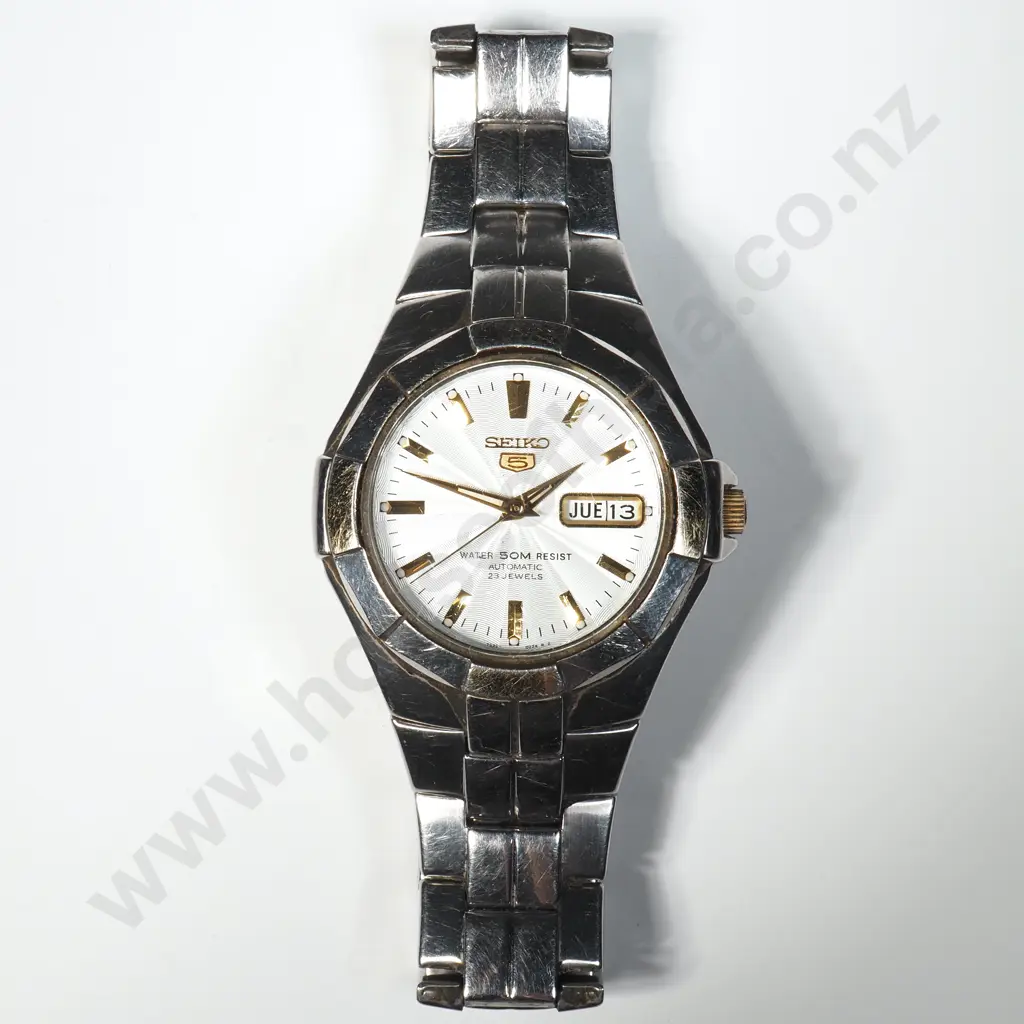 Seiko 5 Automatic Wristwatch Image 1++