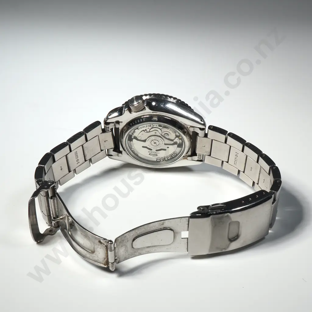 Seiko 5 Automatic Wristwatch Image 1++