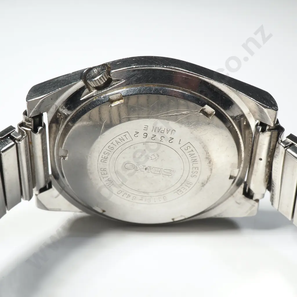 Vintage Seiko 5 Automatic Wristwatch Image 1++