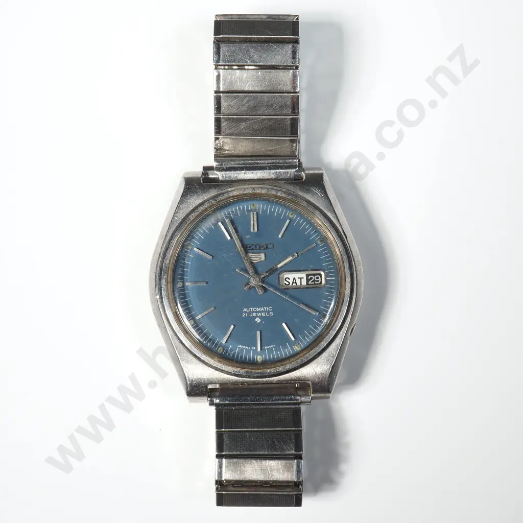 Vintage Seiko 5 Automatic Wristwatch Image 1++