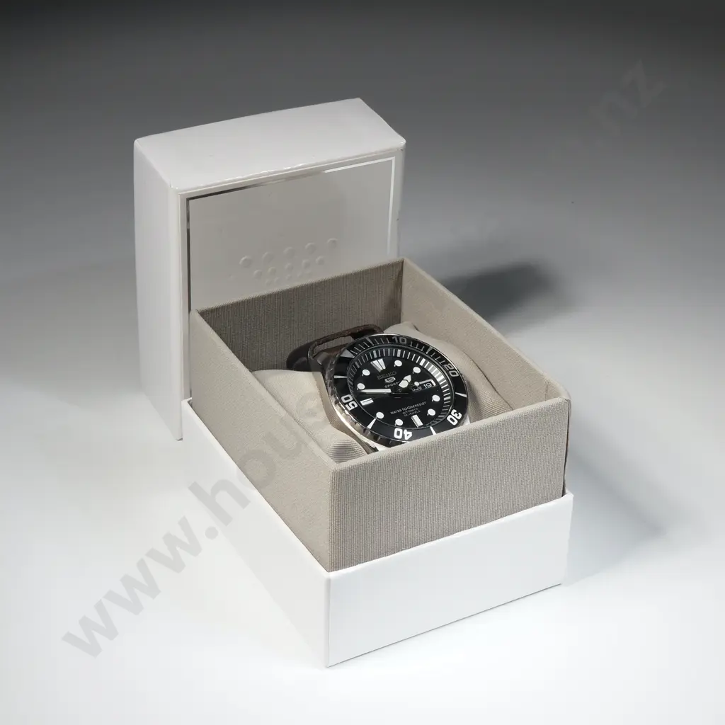 Gents Seiko 5 Sports Automatic Wristwatch: Model 7S36-03C0 in Box Image 1++