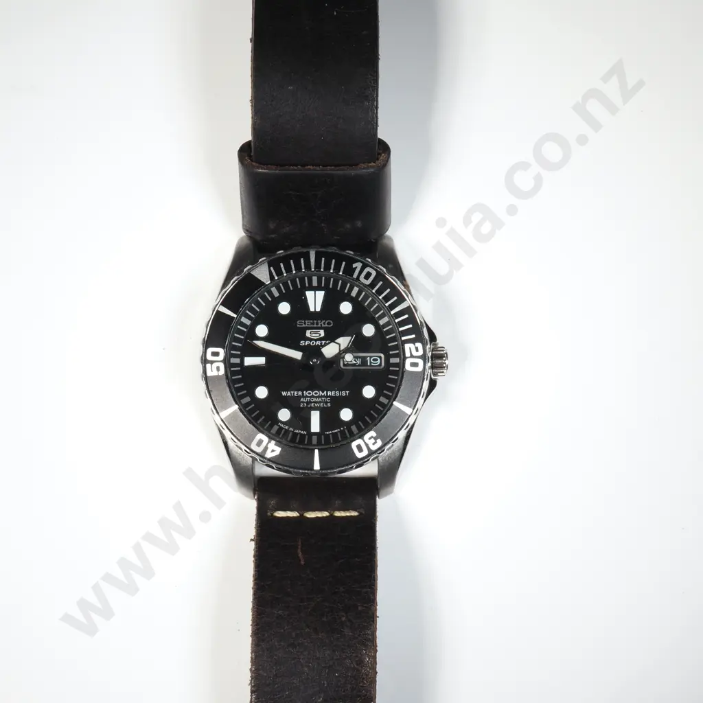Gents Seiko 5 Sports Automatic Wristwatch: Model 7S36-03C0 in Box Image 1++