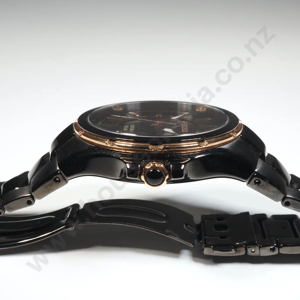 Seiko V157-OBLO w Extra Lilnk Wristwatch Image 1++