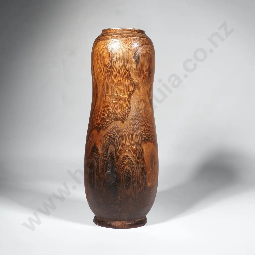 Vintage Japanese Kiri Wood Ikebana Vase w Bird and Leaf Decoration Image 1++