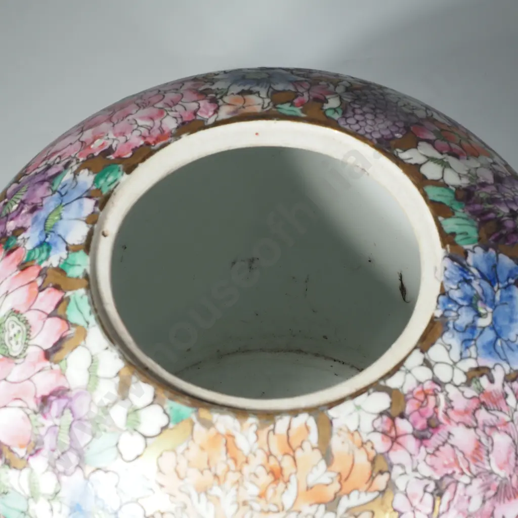 Chinese Ovoid Lidded Vase in the Thousand Flowers or Wan Hua Dui Pattern & Gilt Knop  w Later Qianlong Dynasty Mark Image 1++