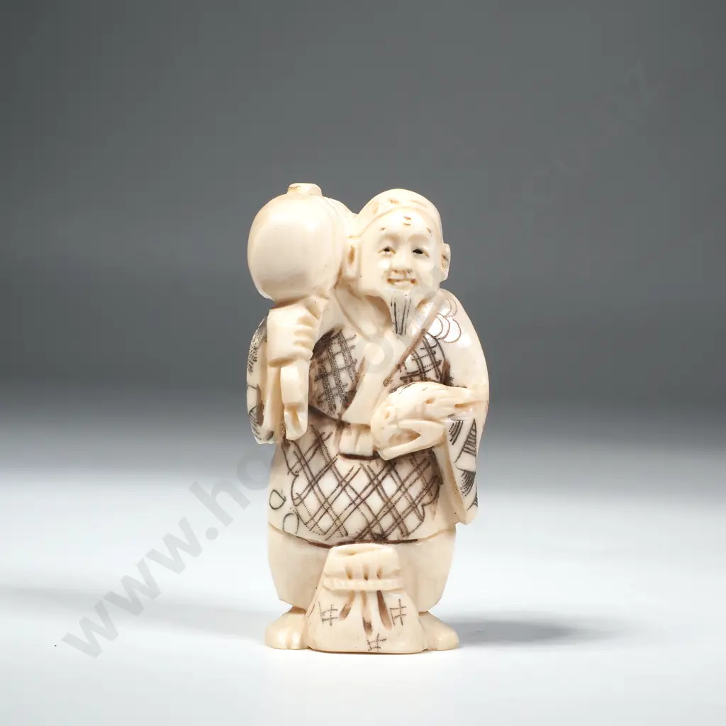 Japanese Carved Ivory Netsuke Holding a Mallet & Rat Image 1++