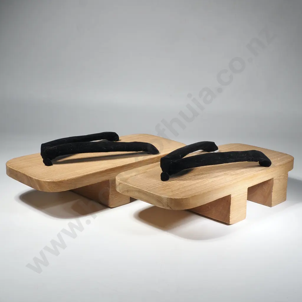 Pair of Geta Traditional Japanese Wooden Sandals Image 1++
