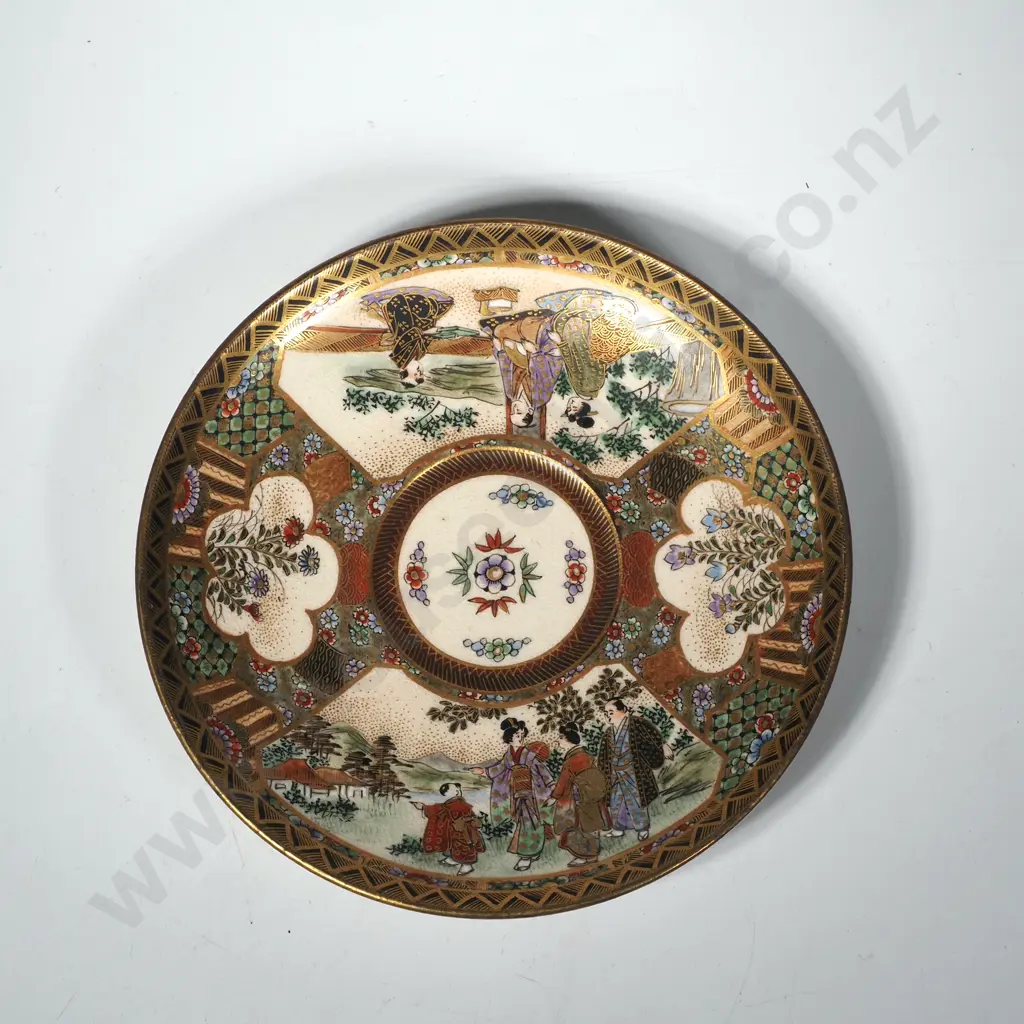 Japanese Satsuma Earthenware Saucer Decorated w Elaborate Figural Scenes & a Gold Gilded Border. Signed Image 1++