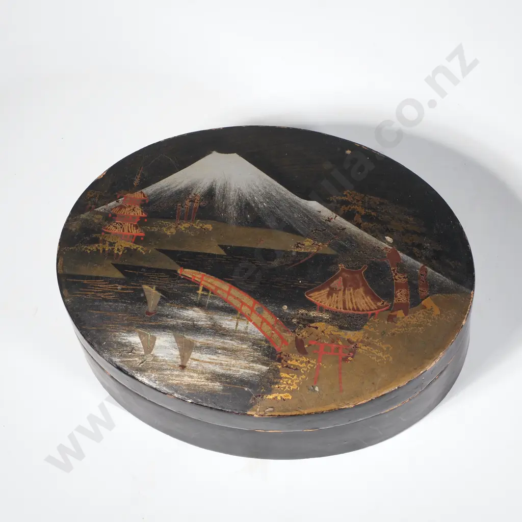 Vintage Japanese Hand Painted Lacquer Box Image 1++