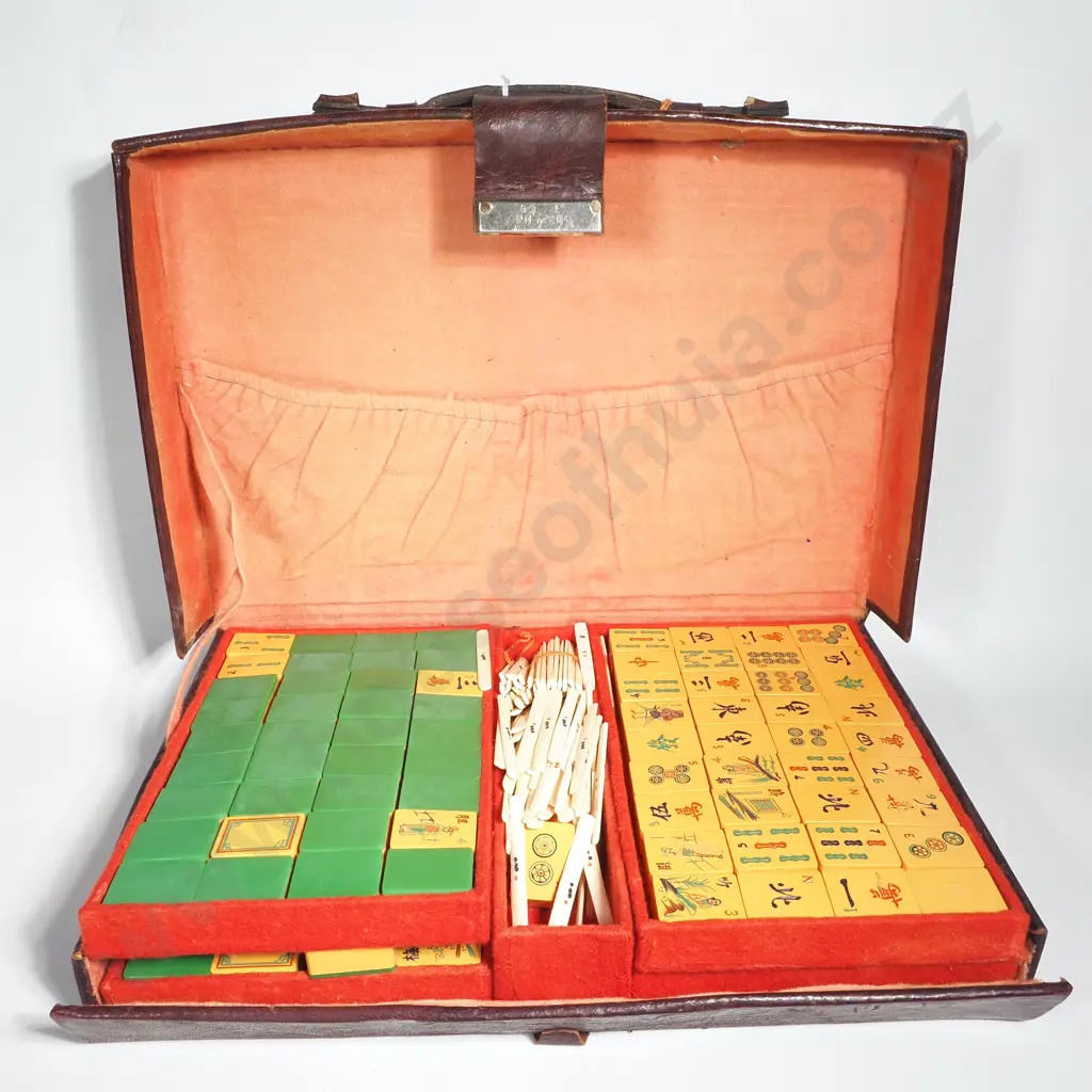 Vintage  Majong Set w Contrasting Yellow & Green Bakelite Backed Tiles, Complete w Bone Counting Sticks & Instructions Image 1++