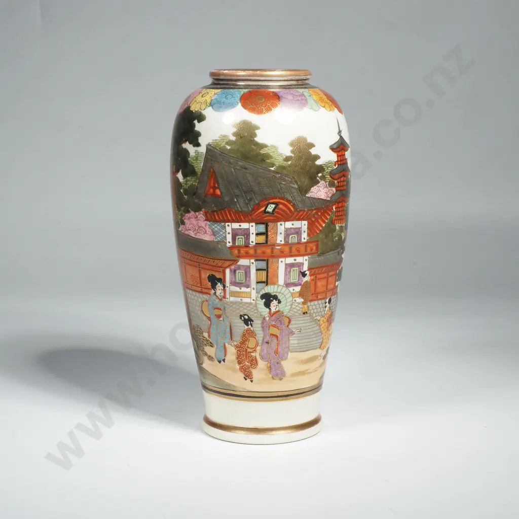 Satsuma Vase Decorated w Traditional Japanese Scenic Motifs Image 1++
