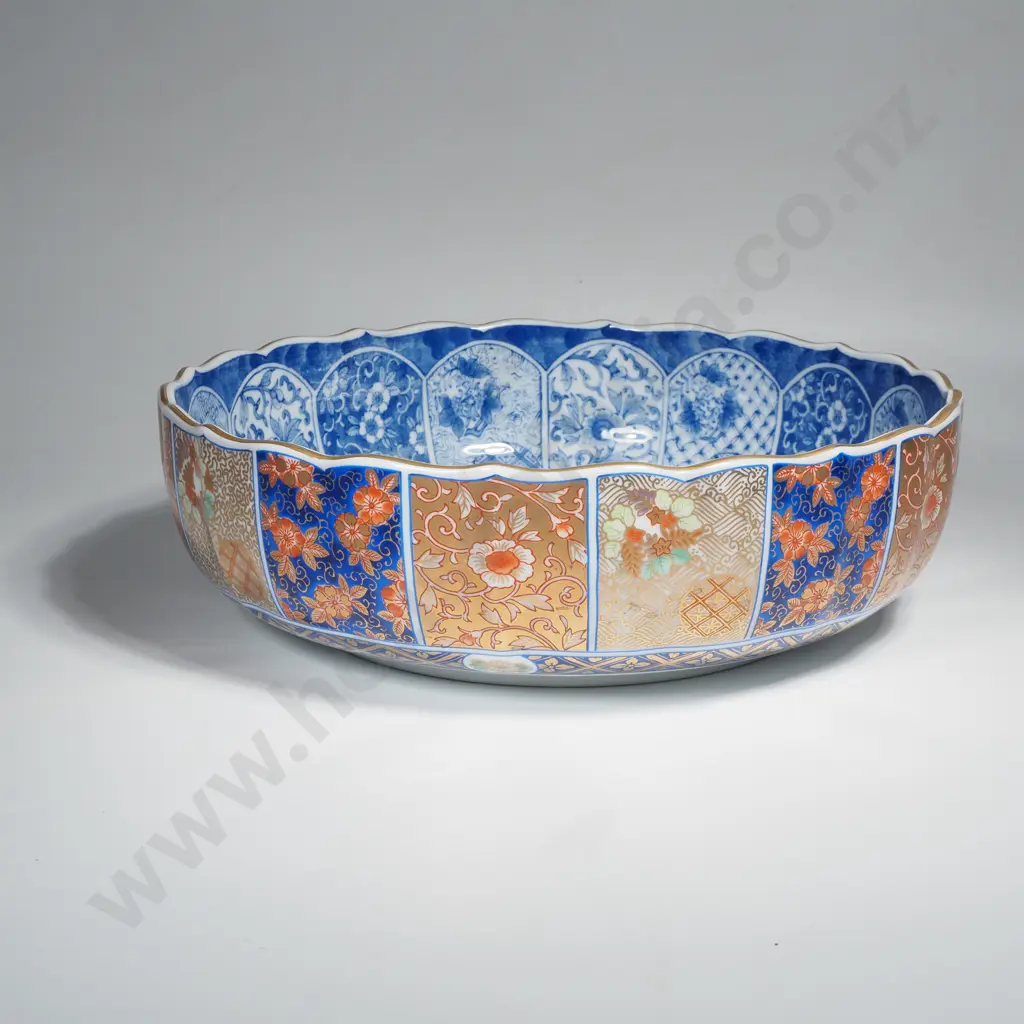 Japanese Imari Style Bowl from the Ryuho Kilns w Blue & White Interior Image 1++