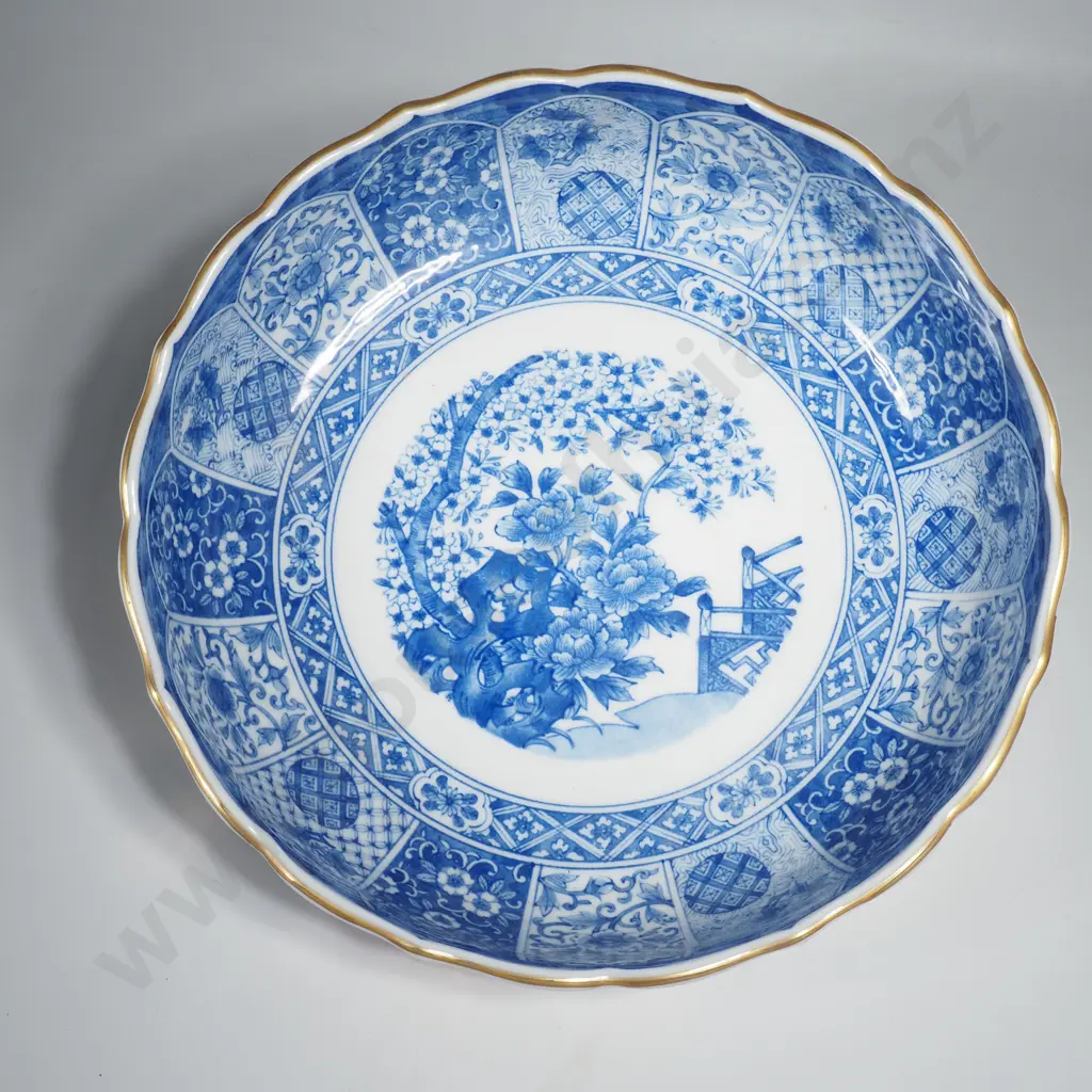 Japanese Imari Style Bowl from the Ryuho Kilns w Blue & White Interior Image 1++