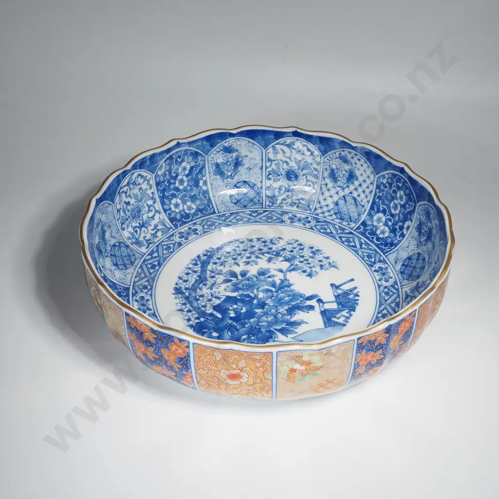 Japanese Imari Style Bowl from the Ryuho Kilns w Blue & White Interior Image 1++