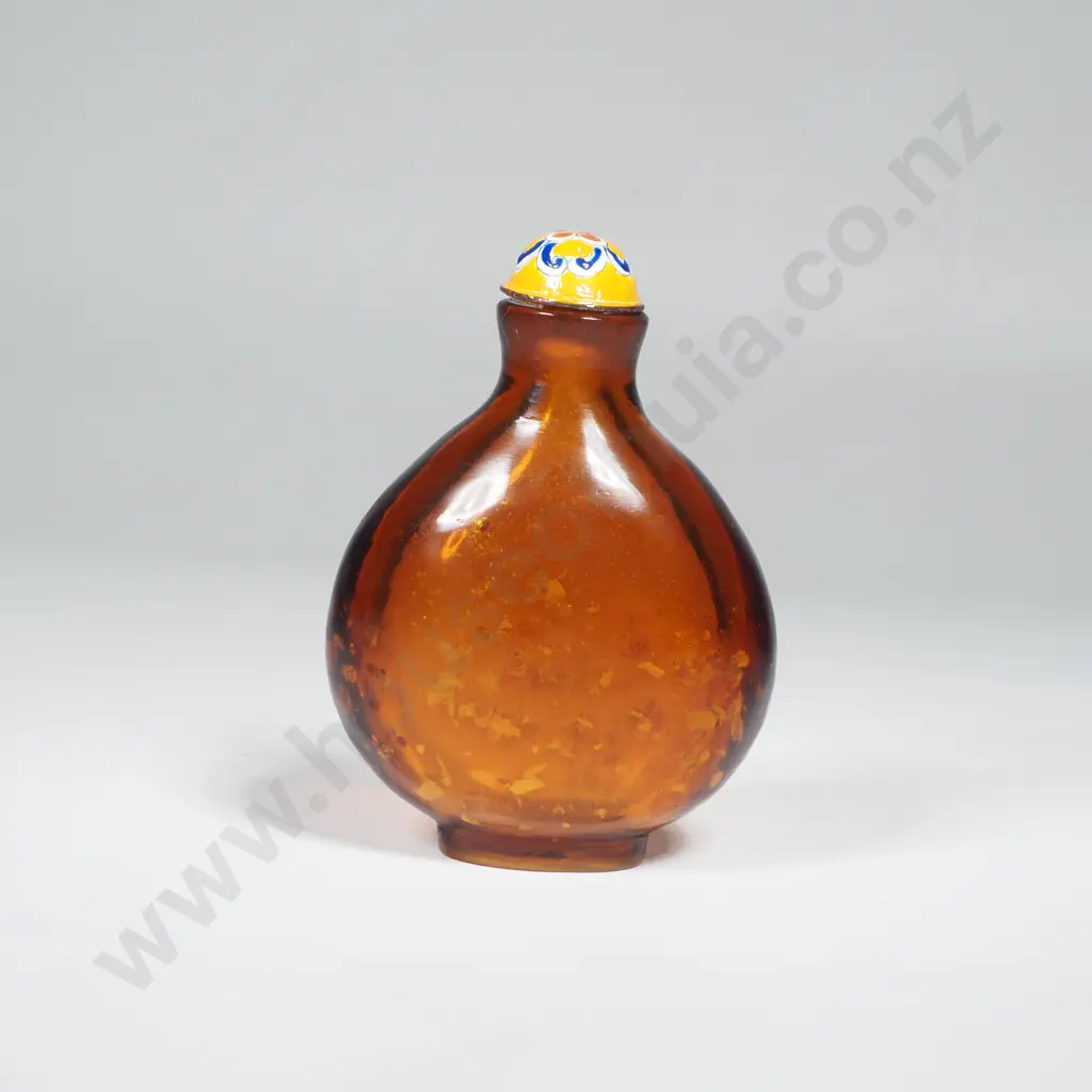 Vintage Amber Coloured Peking Glass Snuff Bottle w Gold Fleck Design & Enamelled Stopper Image 1++