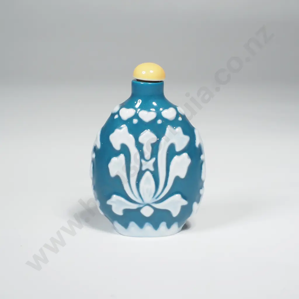 Antique Overlay Glass Snuff Bottle in Relief Heart Scrolls Image 1++