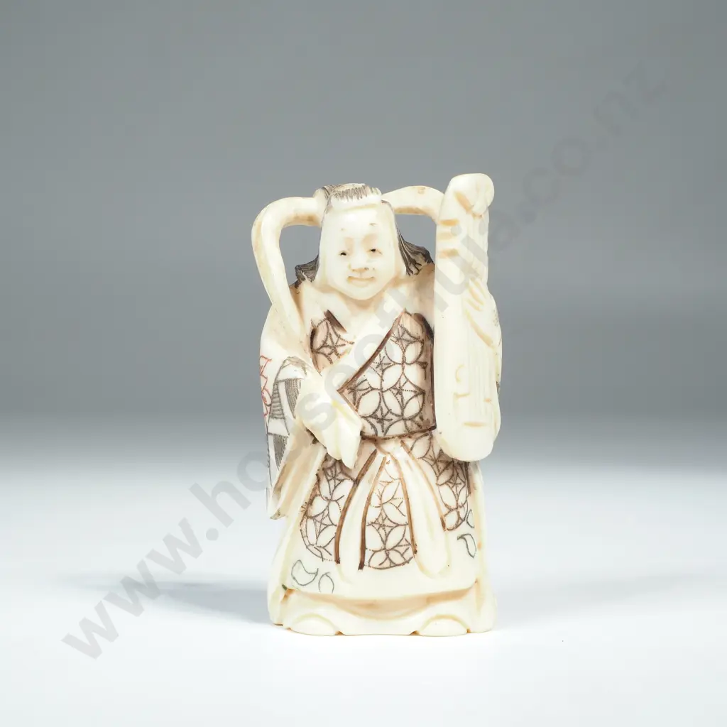 Japanese Carved Ivory Netsuke of a Musician Image 1++
