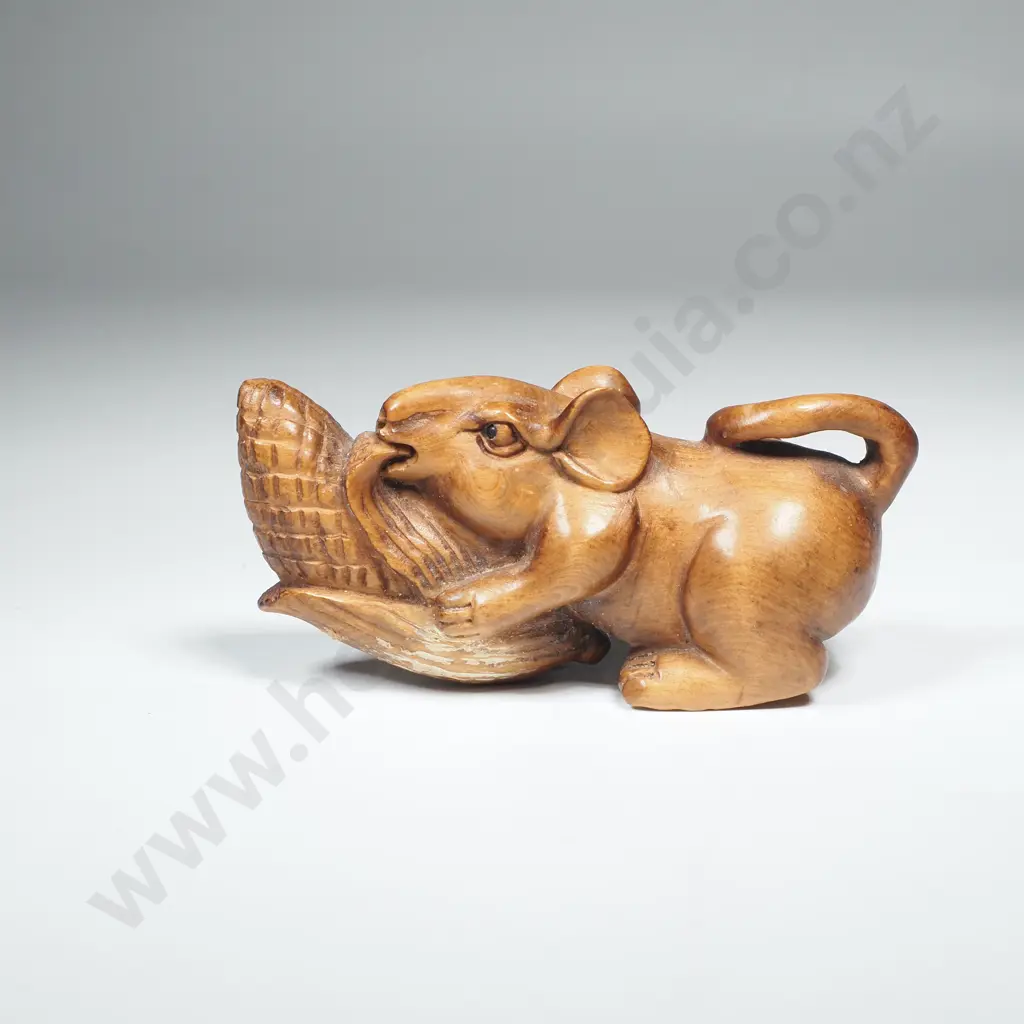 Boxwood Netsuke in the Form of  a Rat Eating a Corn. Signed Image 1++