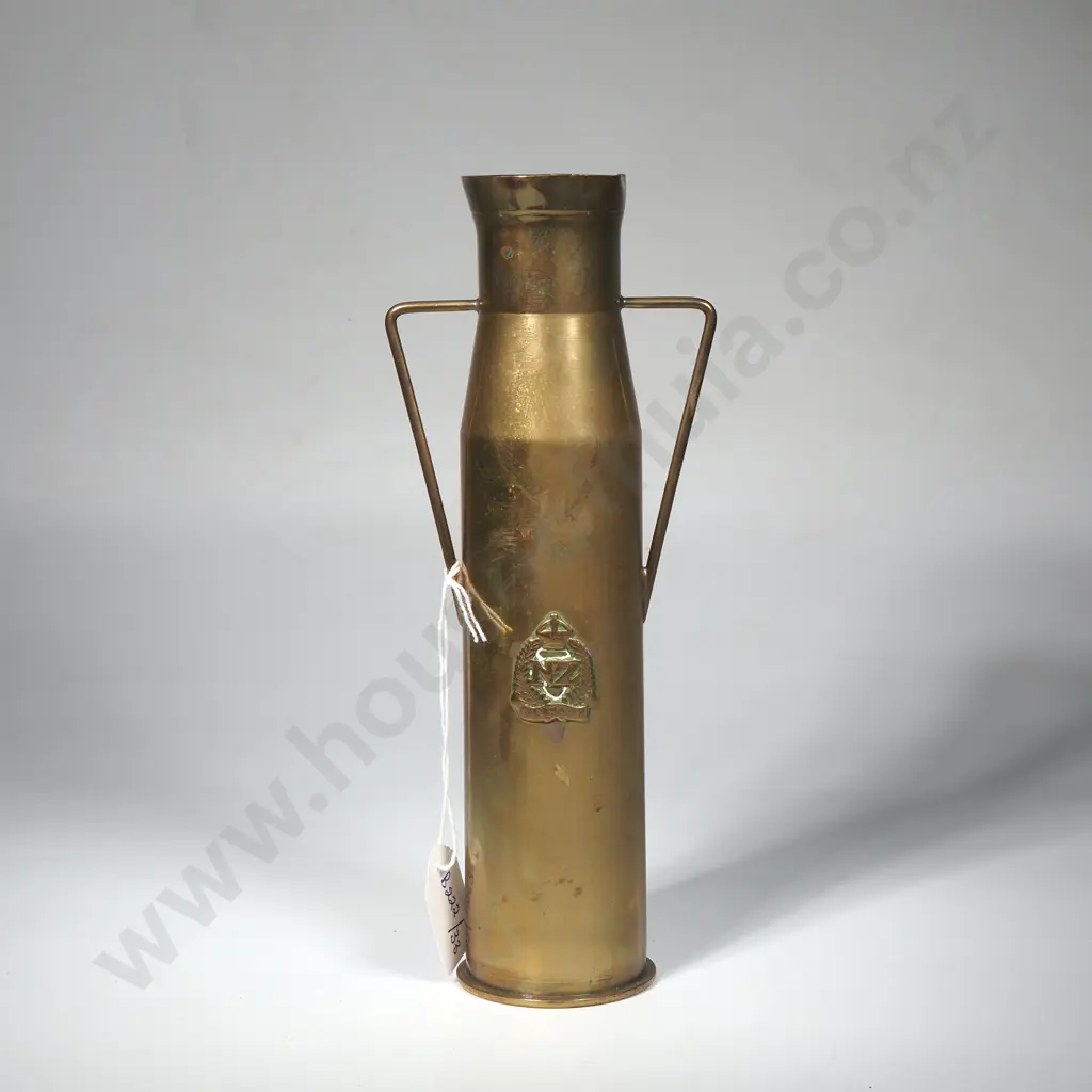 Trench Art WW11 Era American Shell Case /vase w Applied NZ Army 'Onward Badge" Image 1++