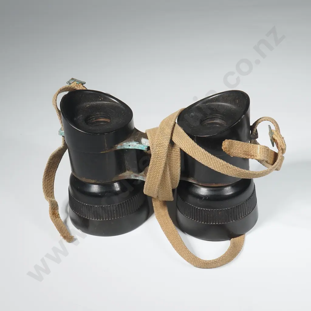 British WW2 Bakelite Naval Binoculars Image 1++