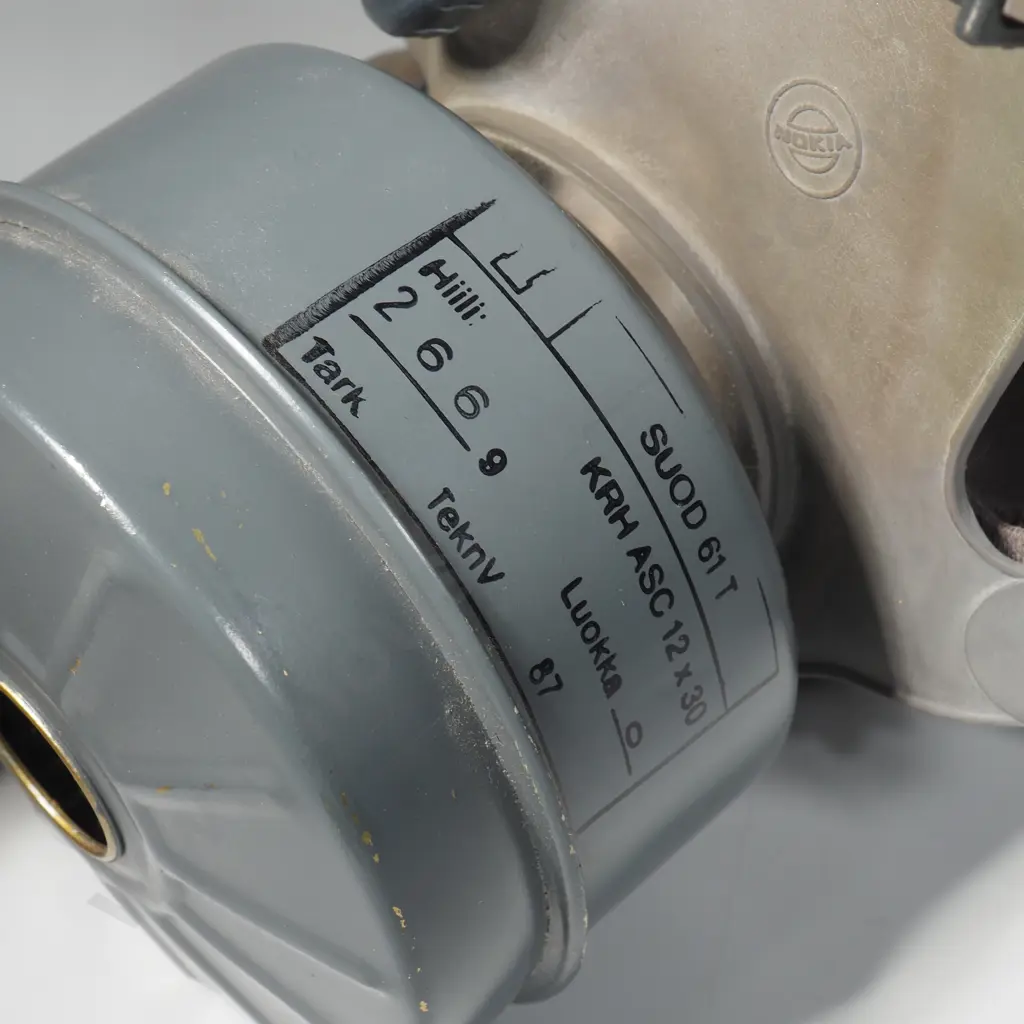 Vintage Finnish M61 Military Gas Mask - Nokia Image 1++