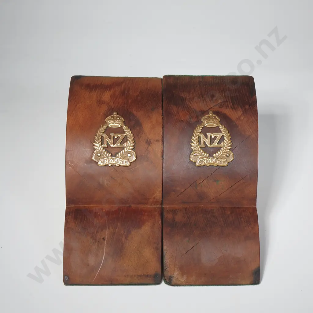 Pair of NZ Timber Bookends w NZ Expeditionary Force Cap Badge Attached to Both Ends Image 1++