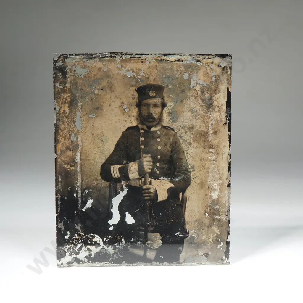 Mid 19th Century Glass Plate Photograph of Soldier of the 65th Regiment of Foot - Served in New Zealand Wars  Image 1++
