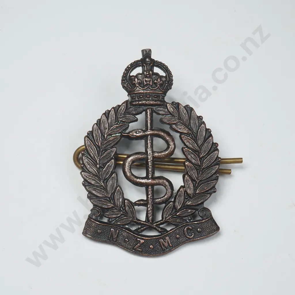 WW1 Bronzed NZ Medical Corps Cap Badge  Image 1++