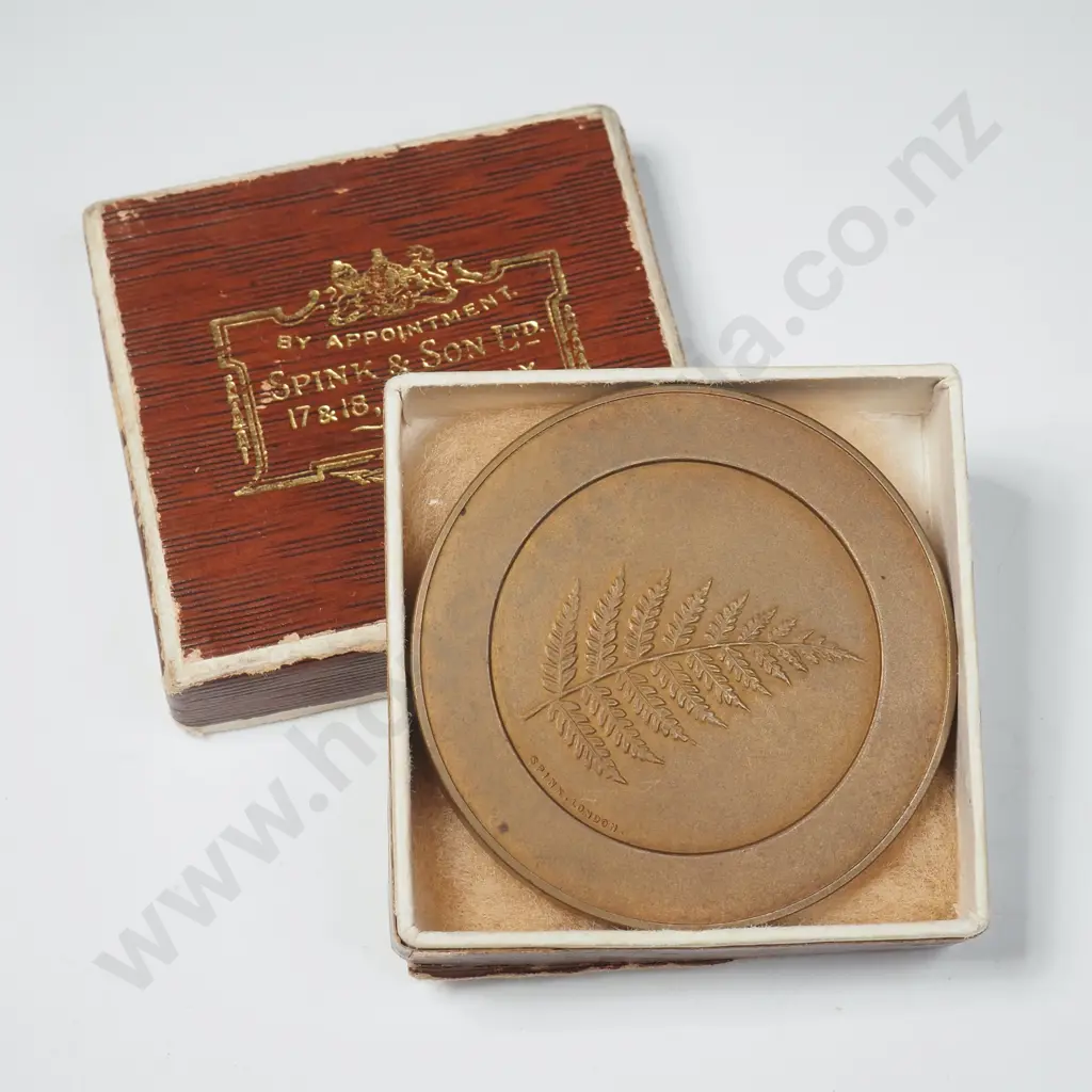 Cased Spink & Son New Zealand Division BEF Prize Medal in Bronze - Unawarded Image 1++