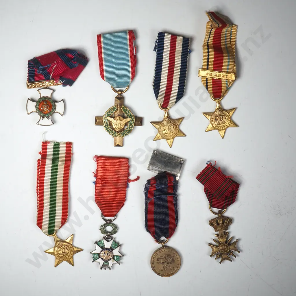 8 X Contemporary Miniature Stars And Decorations Including A Distinguished Service Order. 22554 Image 1++