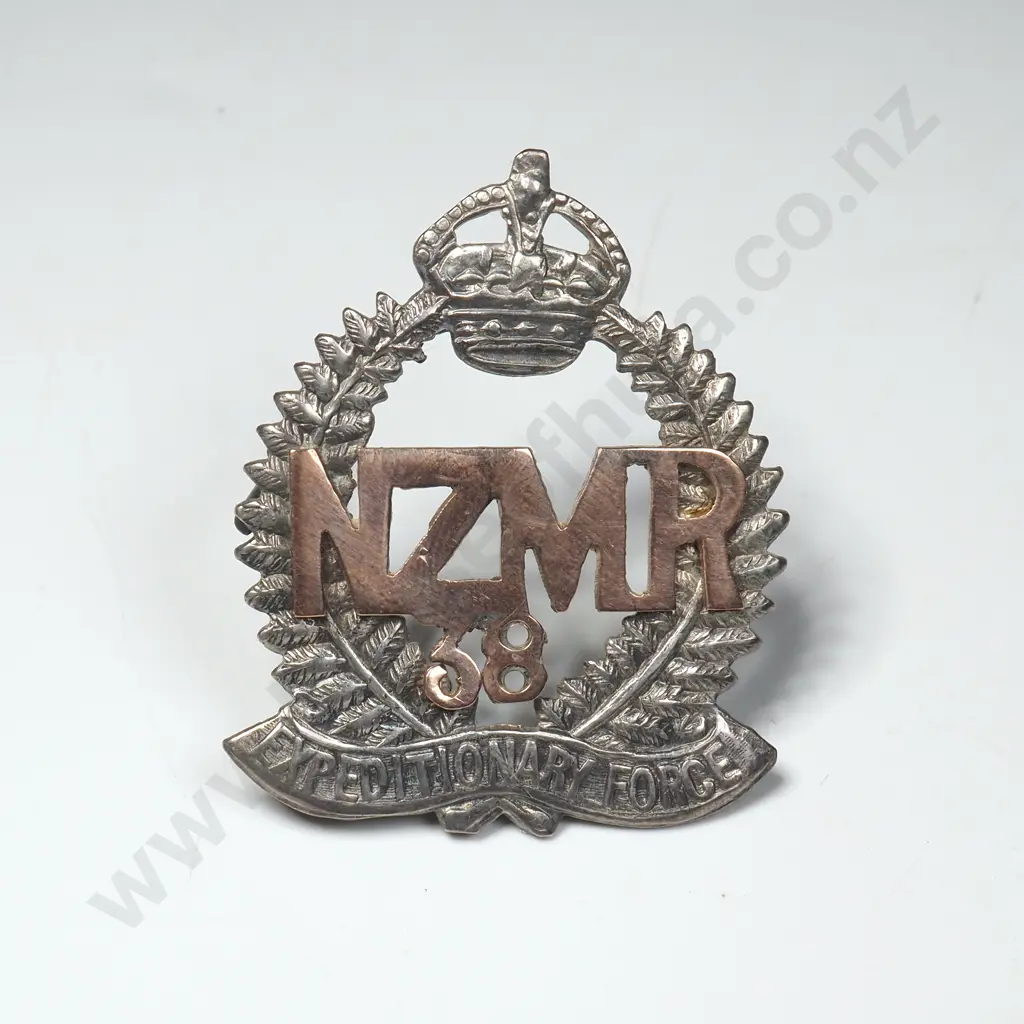 WWI Sterling Silver & 9ct Gold NZMR 38th Reinforcements Sweetheart Badge. Image 1++