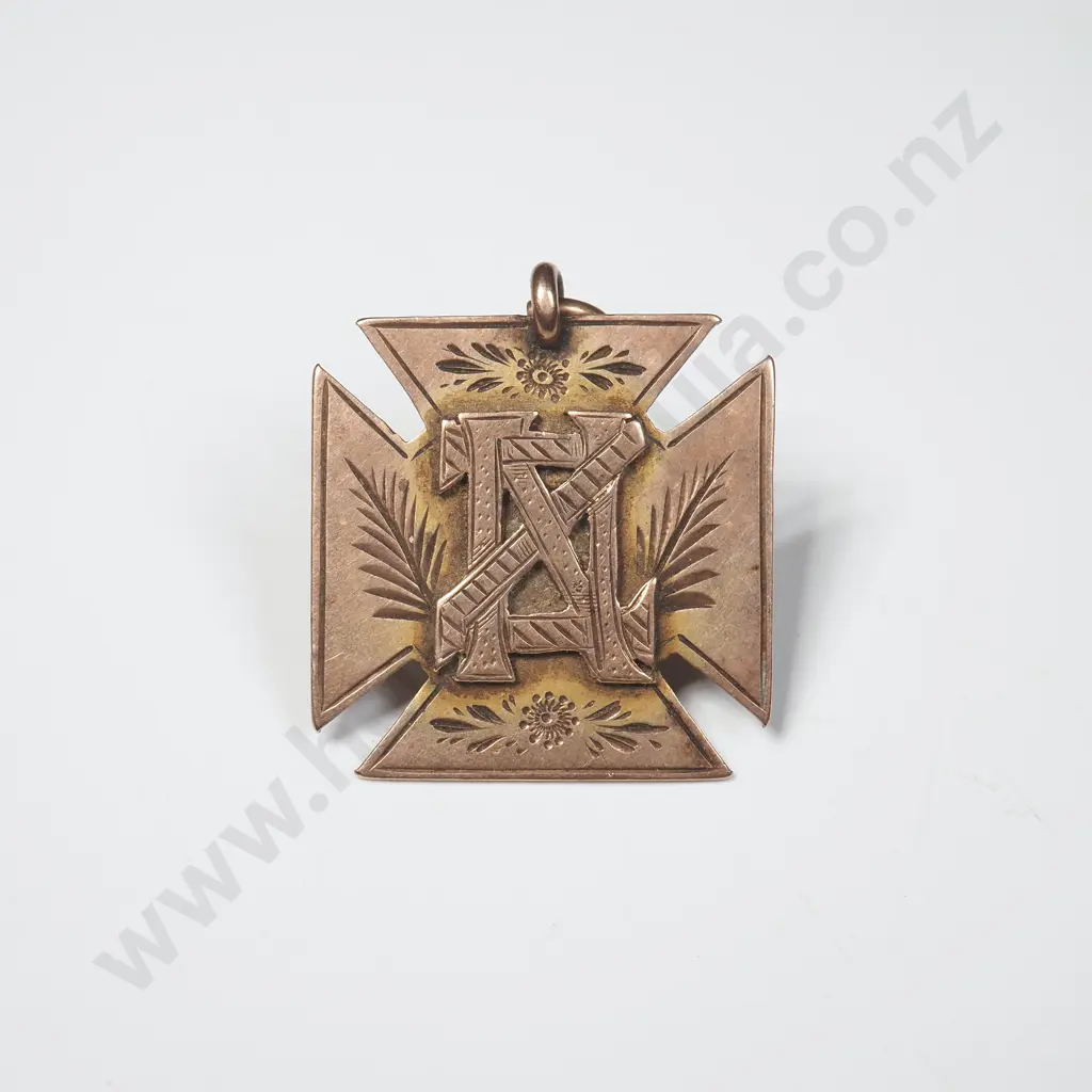 WW1 New Zealand 9ct Gold Return Fob Medal to J A Gall by the Settles of Kopaki Image 1++