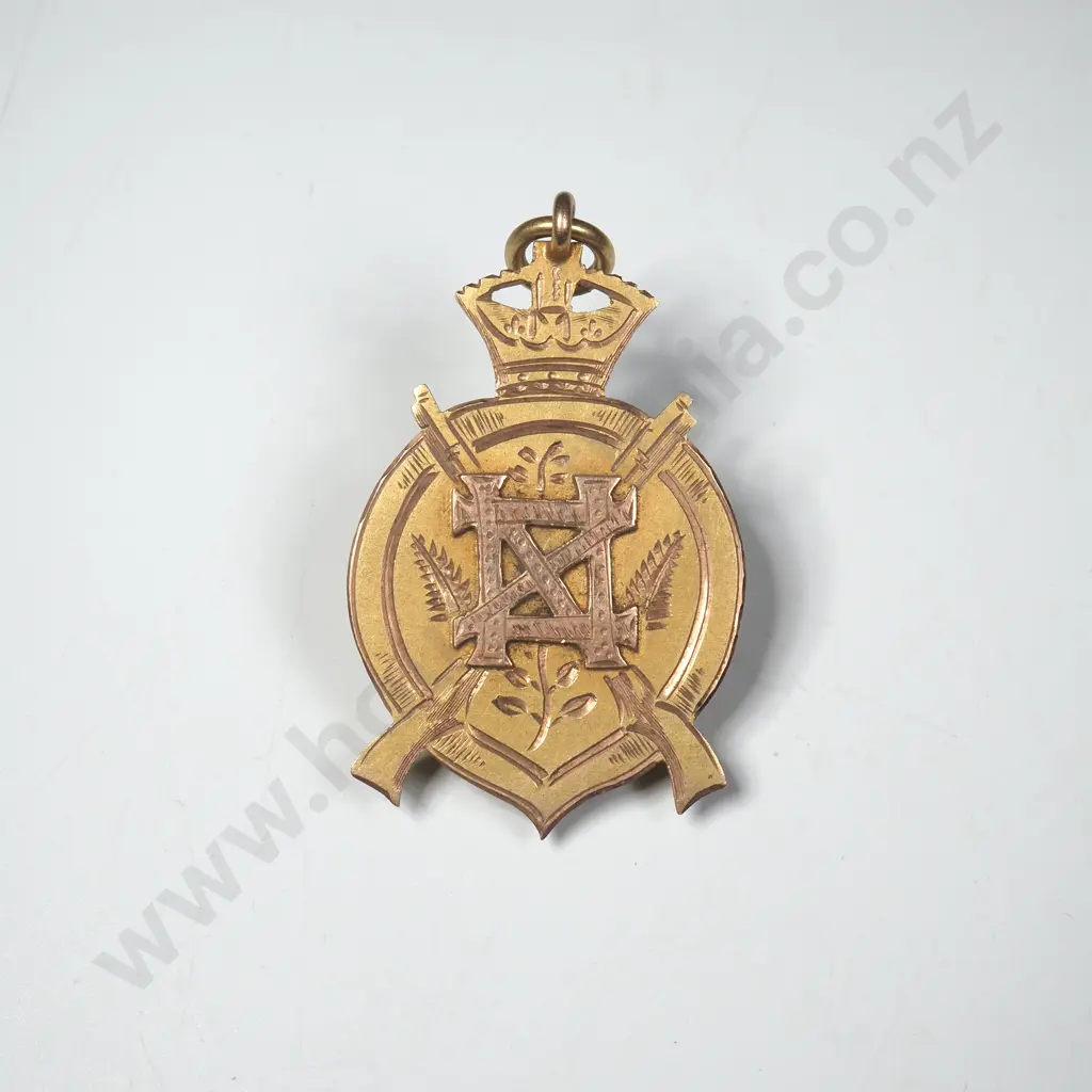 WW2 New Zealand 9ct Gold Return Fob Medal to B Wilson from Oaonui Residents Image 1++